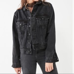 Black denim trucker jacket cropped